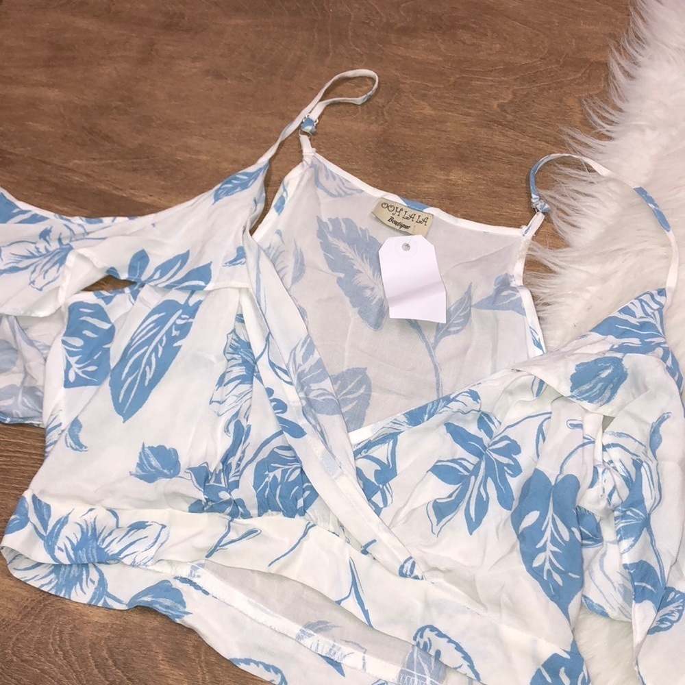 Ooh La La new w/tag blue floral cold shoulder top